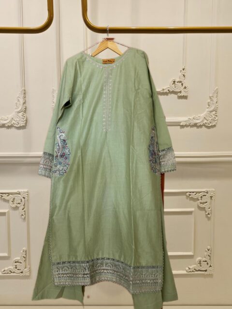 Ayesha subhan Size -M