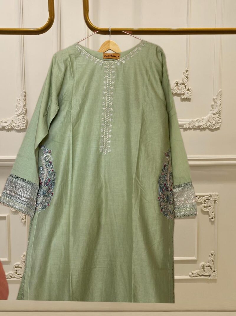 Ayesha subhan Size -M - Image 2